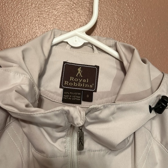 ROYAL ROBBINS MENS RAIN JACKET - Picture 2 of 5